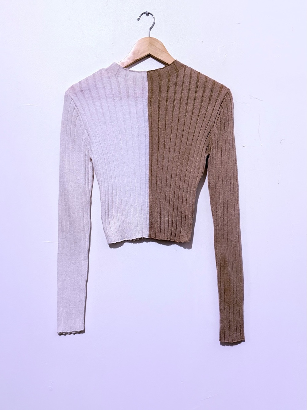 Two-Tone Ribbed Crop Top in Cream & Brown